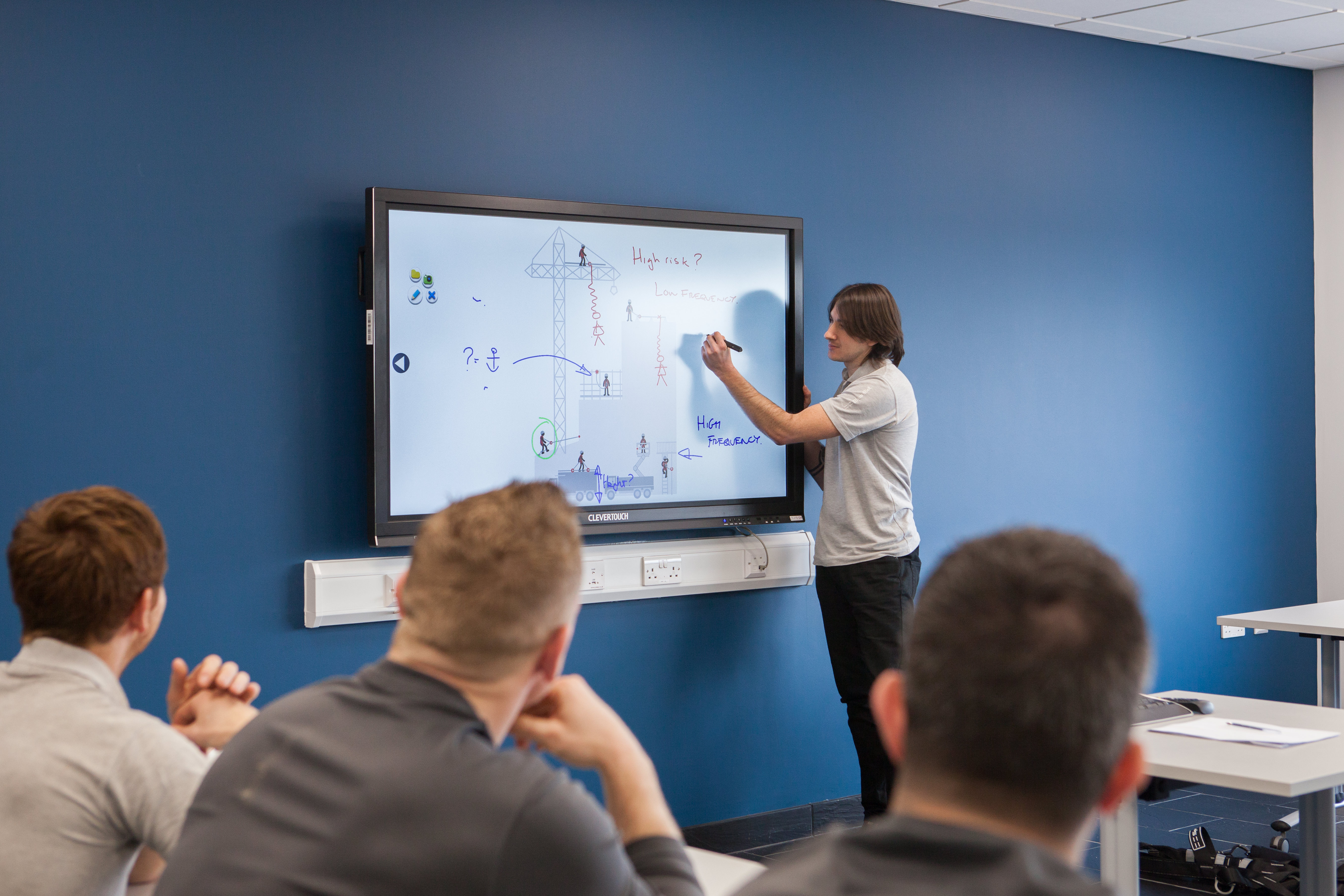 Management of Work at Height Training using Personal Fall Protection Equipment (Webinar)