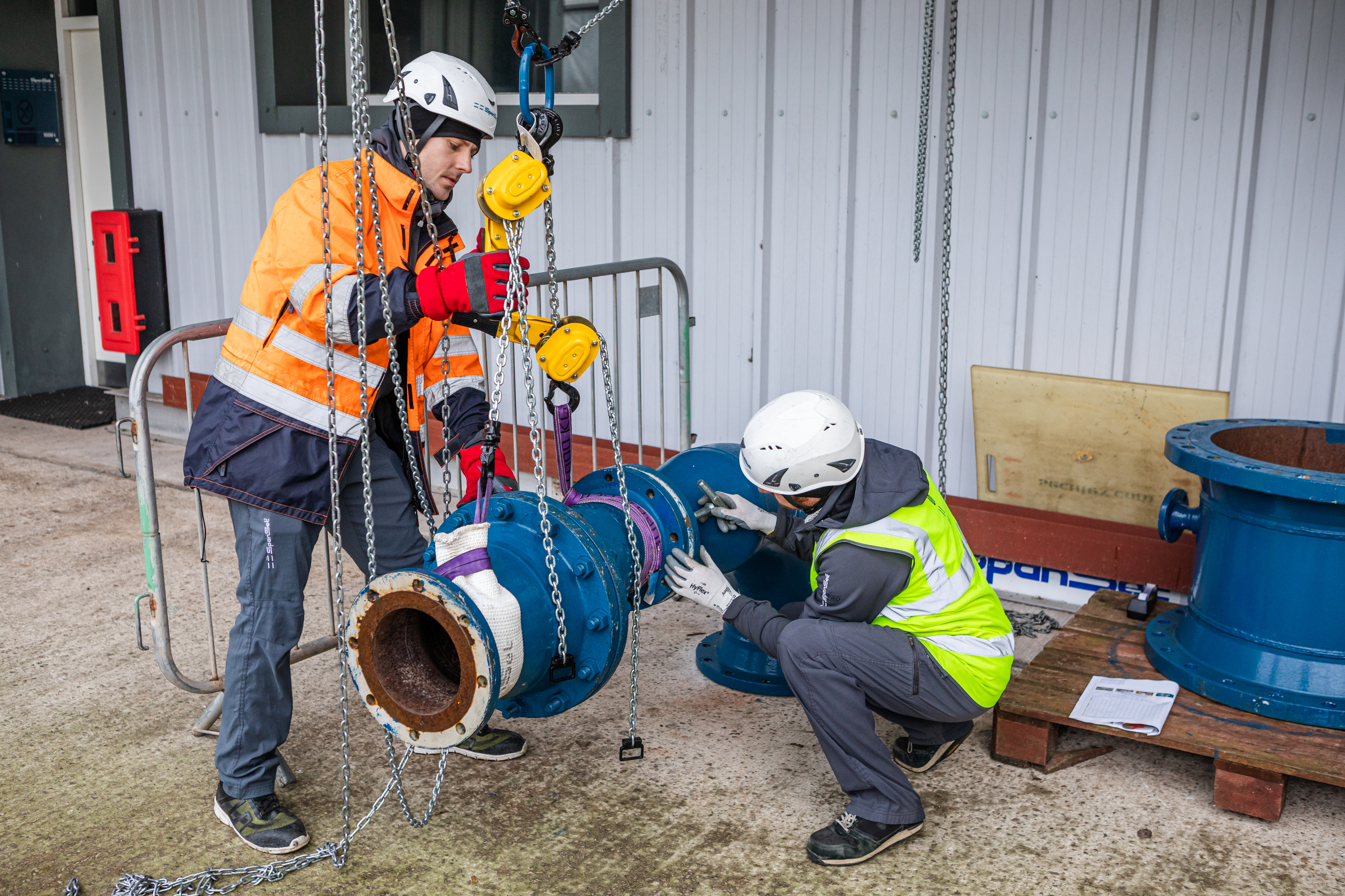 Practical Lifting and Slinging Beneath the Hook